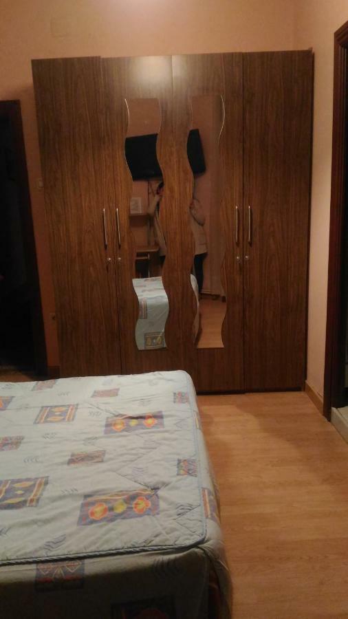 Hostal Goias Hotel Oviedo Luaran gambar